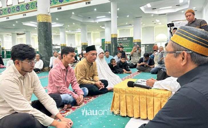Cinta-Keluarga-dan-Hidayah-Kisah-Empat-Mualaf-di-Masjid-Raya-An-Nur.jpg