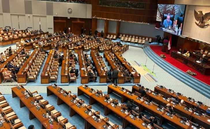 DPR-Akhirnya-Masukkan-RUU-Migas-ke-Paripurna-Setelah-11-Tahun.jpg
