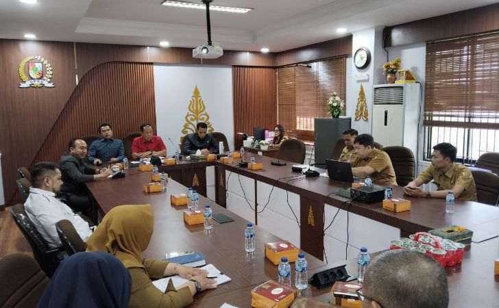 DPRD-Pekanbaru-Cium-Permainan-Antara-Perusahaan-Provider-dan-RTRW.jpg