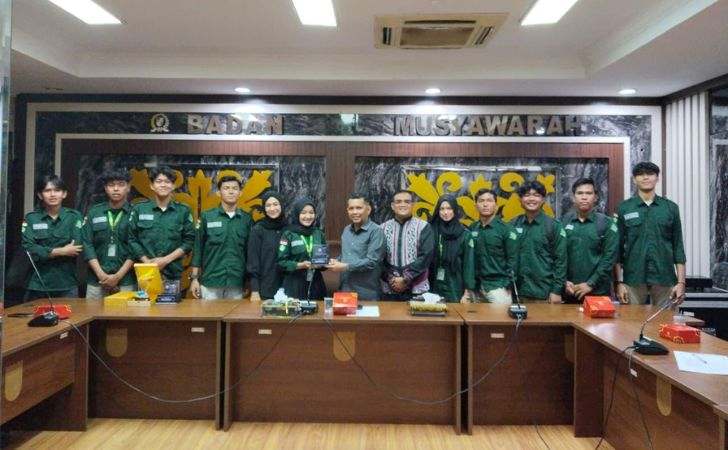 DPRD-Pekanbaru-Terima-Audiensi-Mahasiswa-UNRI-Bahas-Isu-Kota-Hingga-Beasiswa.jpg