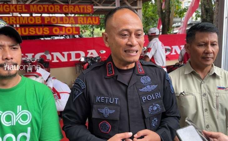 Dansat-Brimob-Polda-Riau-Kombes-Pol-I-Ketut-Gede.jpg