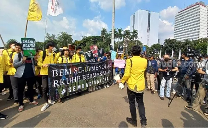 Demo-Massa-Aliansi-Nasional-Reformasi-KUHP.jpg