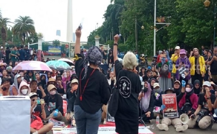 Demo-perempuan-di-istana.jpg