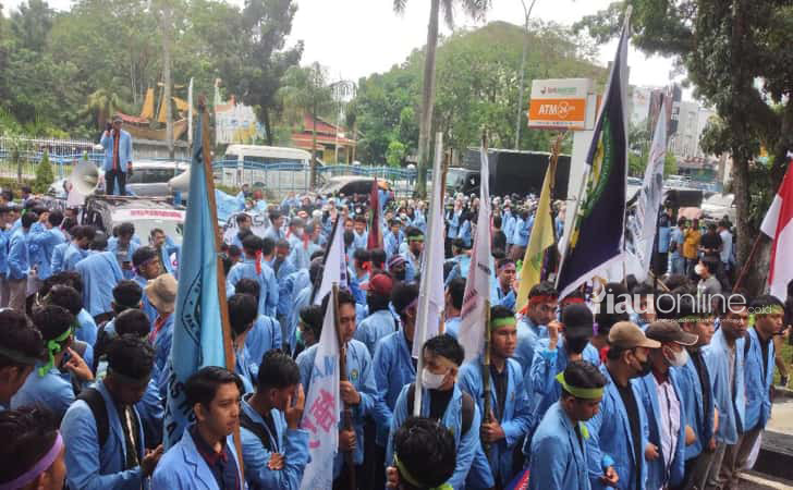 Demo-tolak-Perppu-ciptaker.jpg