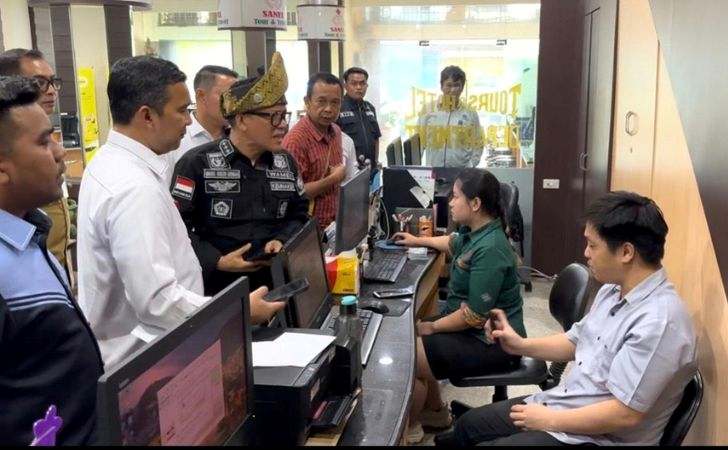 Diduga-Tahan-Ijazah-Pimpinan-Perusahaan-Tak-ada-Saat-Disidak-Wamenaker.jpg