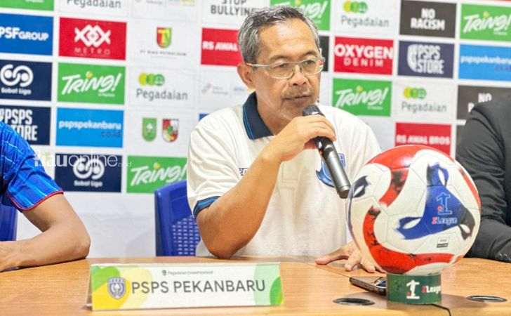 Dikalahkan-Garudayaksa-FC-Aji-Santoso-Salahkan-Anak-Asuhnya-dan-Siap-Cuci-Gudang.jpg