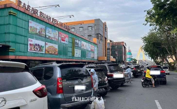 Dinilai-Hanya-Seremonial-Parkir-Berlapis-Pasar-Buah-Sudirman-Kembali-Semrawut.jpg