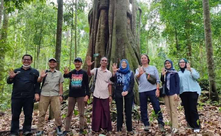 Dirjen-Perhutanan-Sosial-Apresiasi-Kelestarian-Hutan-Adat-Imbo-Putui-di-Kampar.jpg