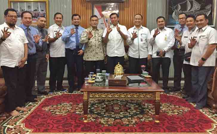 Dirut-Bank-Riau-Kepri-Jumpa-Wako-Firdaus.jpg