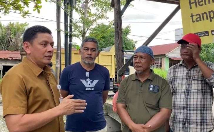 Ditanami-Pohon-Pisang-PUPR-Pekanbaru-Janji-Segera-Perbaiki-Jalan-Panglima.jpg