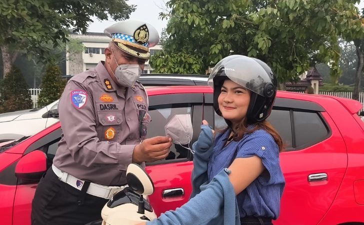 Ditlantas-berbagi-masker.jpg