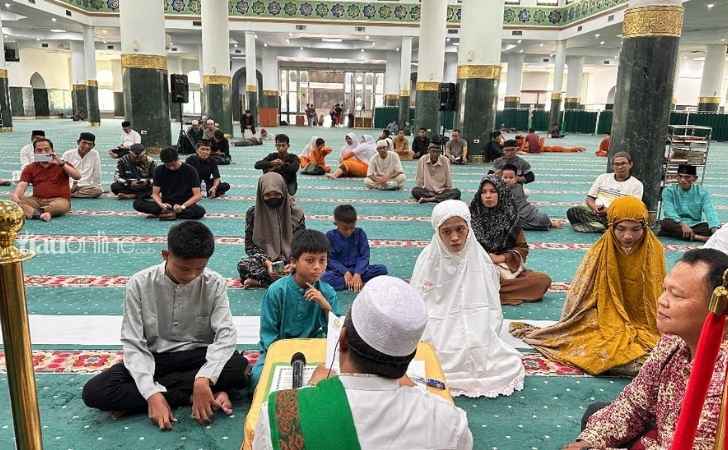 Dua-bocah-masuk-islam-di-annur.jpg