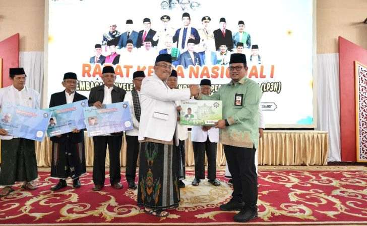 Dukung-Ekosistem-Syariah-BRK-Terbitkan-Kartu-E-Money-Anggota-PERTI.jpg