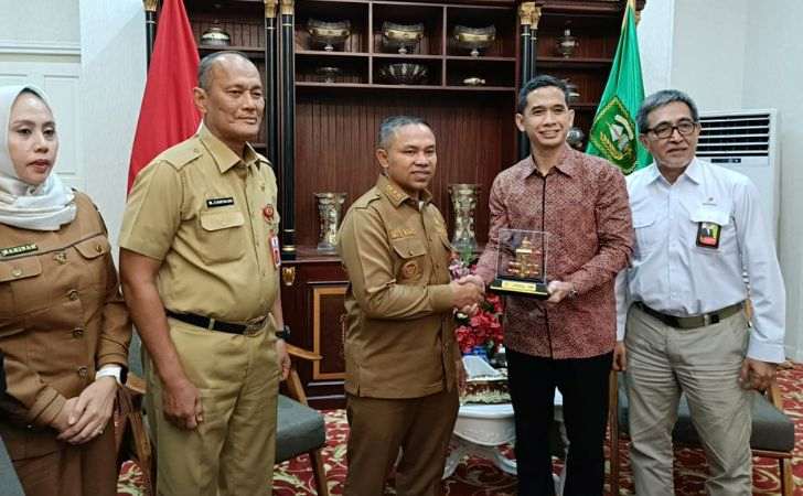 EMP-Perkuat-Sinergi-dengan-Pemda-Kunjungi-Gubernur-dan-Bupati-di-Riau.jpg