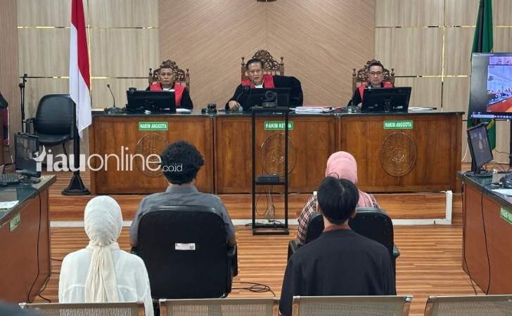 Eks-Ajudan-Akui-Terima-Uang-Tanpa-Sepengetahuan-Abdul-Wahid.jpg