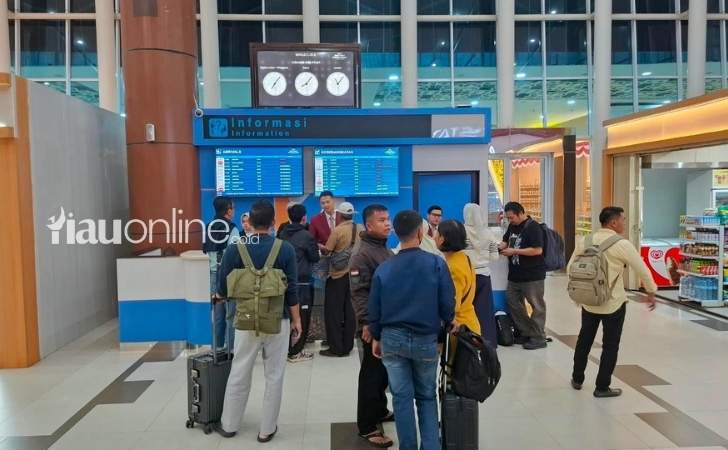Erupsi-Anak-Krakatau-Batalkan-Lima-Penerbangan-di-Bandara-SSK-II-Pekanbaru.jpg