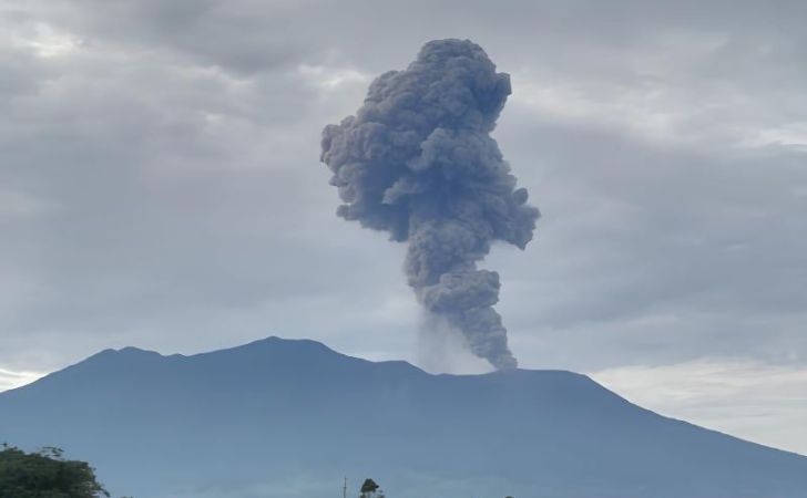 Erupsi-Gunung-Marapi-7.jpg