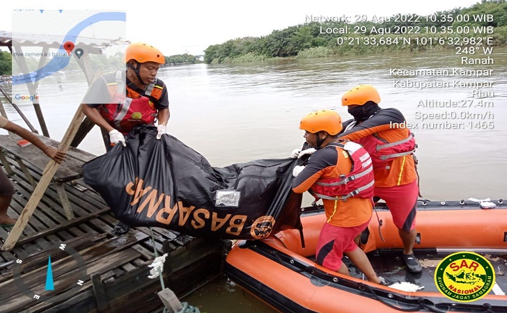 Evakuasi-remaja-tenggelam-di-sungai-kampar.jpg