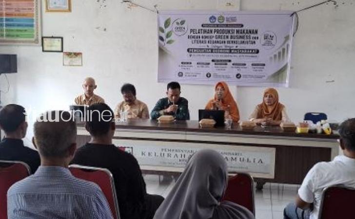 FISIP-Unri-Perkuat-Ekonomi-Masyarakat-Sukamulia-Lewat-Pelatihan-Green-Business.jpg