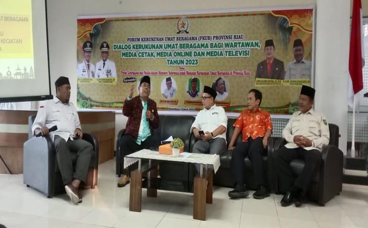FKUB-Dialog-Bersama-Media-di-Riau.jpg