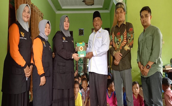 FPKB-serahkan-bantuan.jpg