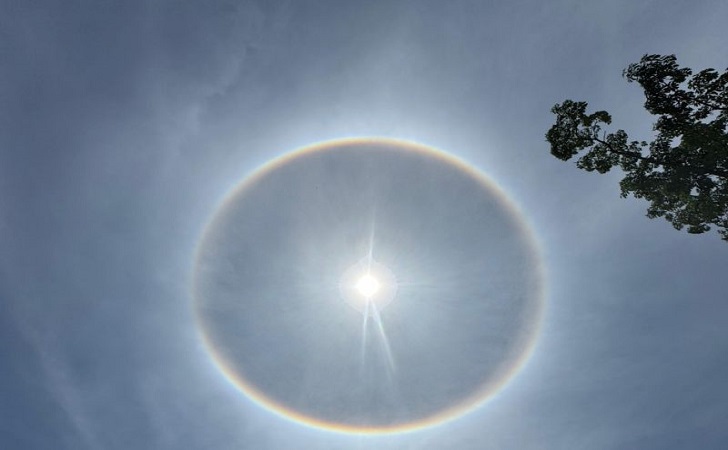 Fenomena-Halo-Matahari-di-Siak.jpg