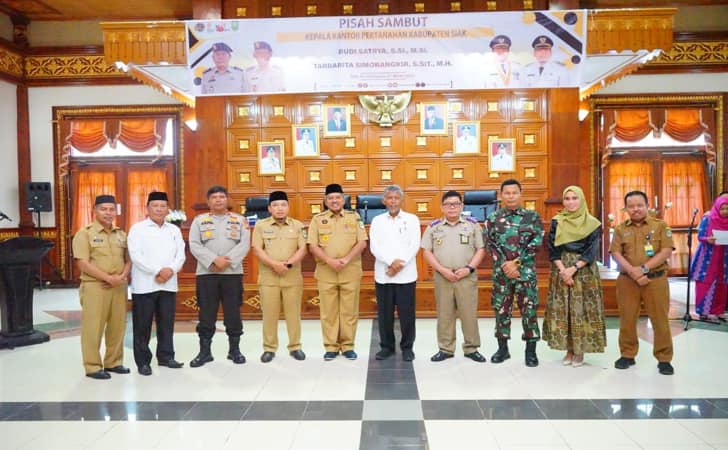 Foto-bersama-bupati-siak.jpg