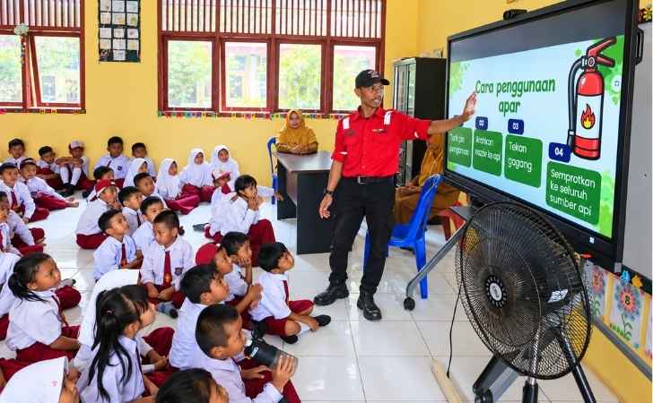 GCN-Latih-Guru-SDN-02-Kudap-Gunakan-APAR-untuk-Antisipasi-Kebakaran.jpg