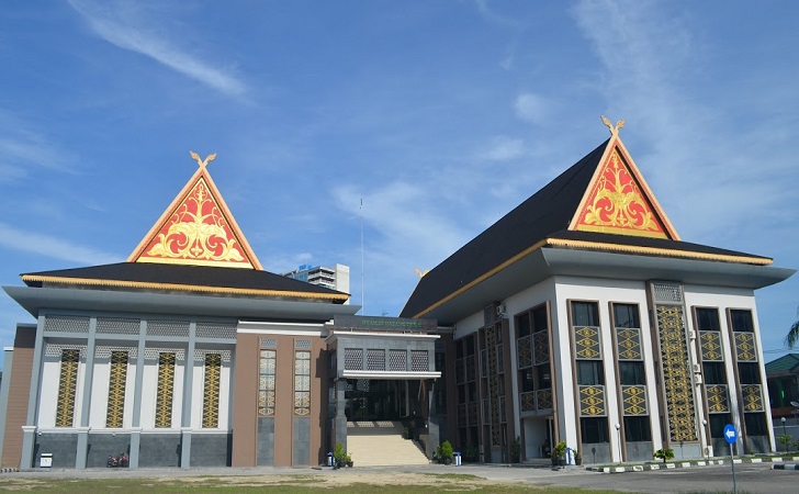 Gedung-DPRD-Kota-Pekanbaru.jpg