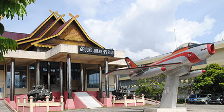 Gedung-Juang-Pekanbaru.jpg