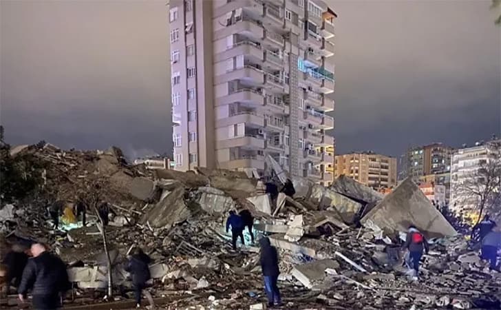 Gempa-Turki4.jpg