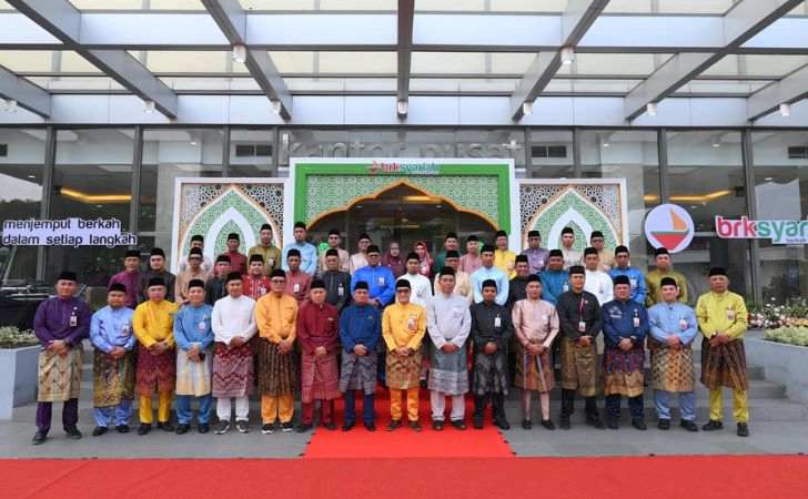 Genap-6-Dekade-Pemprov-Riau-Beri-Apresiasi-atas-Kinerja-BRK-Syariah.jpg