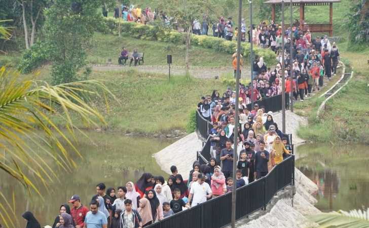Gerak-Jalan-Santai-dan-Peluncuran-Prodi-Baru-Unilak-Dihadiri-2.500-Peserta.jpg