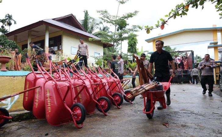 Gerobak-dari-polda-riau-untuk-agam.jpg
