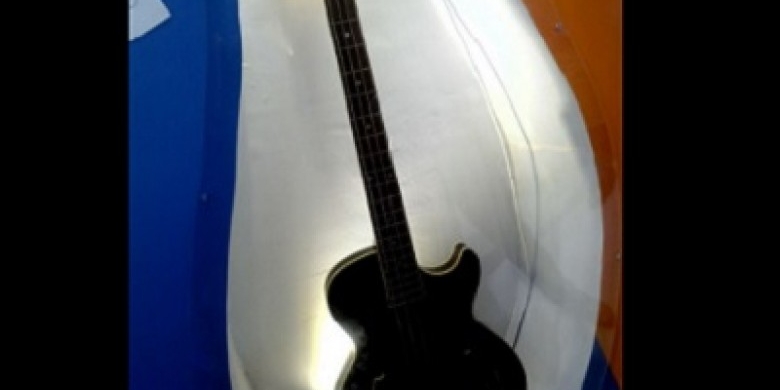 Gitar-Metalica-Jokowi1.jpg