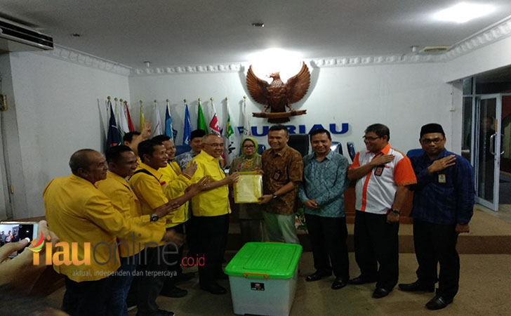 Golkar-mendaftar-ke-bacaleg.jpg