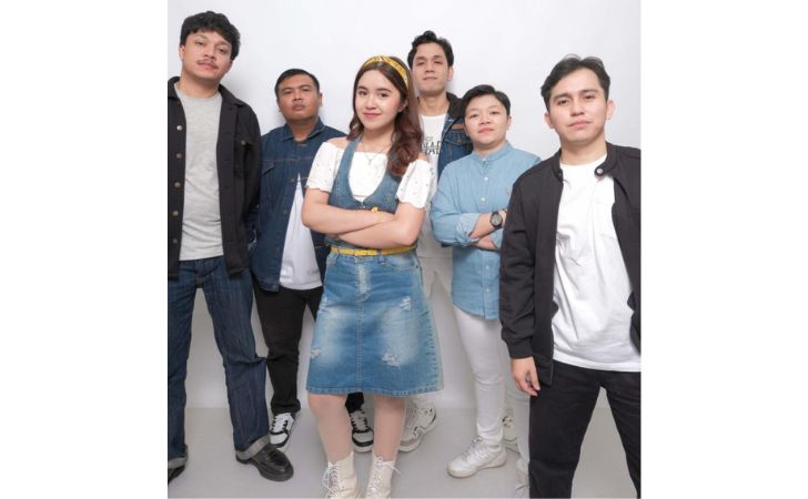 Grup-musik-asal-Pekanbaru-Zizi-Band.jpg