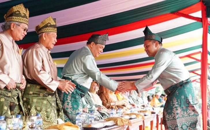 Gubernur-Riau-Abdul-Wahid-bersama-Wakil-Gubernur-Riau-SF-Hariyanto6.jpg