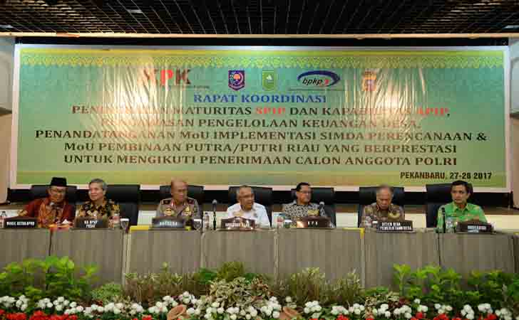 Gubernur-Riau-Hadiri-Acara.jpg