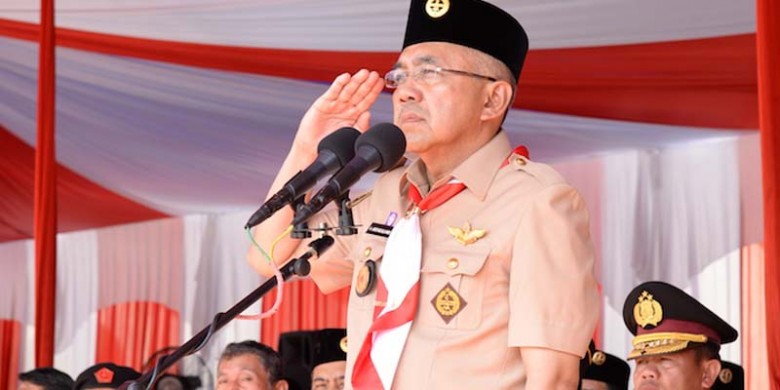 Gubernur-Riau-Jadi-Komandan-Upacara.jpg