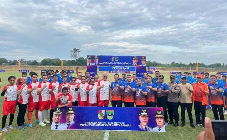 Gubernur-Sumbar-Apresiasi-Stadion-Mini-Gelora-Hangtuah-Pekanbaru.jpg