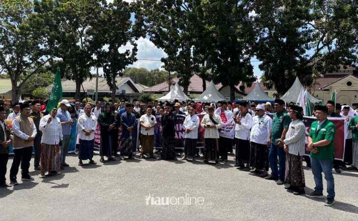 HIMASAL-Riau-Gelar-Aksi-Damai-dan-Doa-Bersama-di-Depan-Kantor-KPID-Riau.jpg