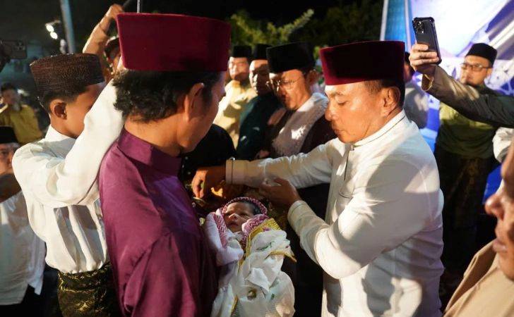 Hadiri-Aqiqah-Putra-UAS-Kapolda-Riau-Sampaikan-Harapan-Besar.jpg