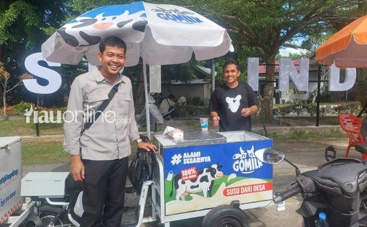 Hadirkan-Kesegaran-Susu-Murni-di-Siak-Go-Milk-Jual-240-Cup-dalam-Empat-Hari.jpg