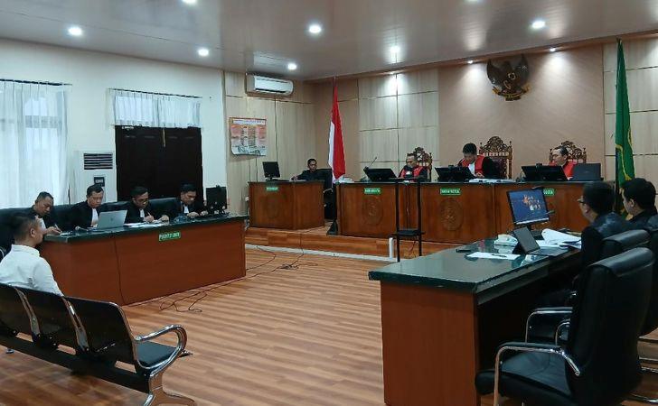 Hakim-Vonis-Risnandar-Mahiwa-Eks-Pj-Wali-Kota-Pekanbaru-56-Tahun-Penjara.jpg