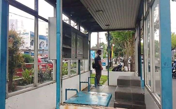 Halte-Bus-TMP-Rusak-dan-Kursi-Hilang-Diduga-Dicuri.jpg
