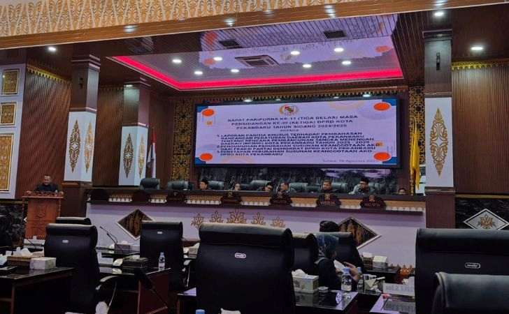 Hanya-40-Anggota-DPRD-Pekanbaru-Hadir-di-Paripurna-Tiga-Beri-Catatan-Khusus.jpg
