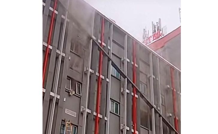 Hotel-Hollywood-Pekanbaru-Terbakar.jpg