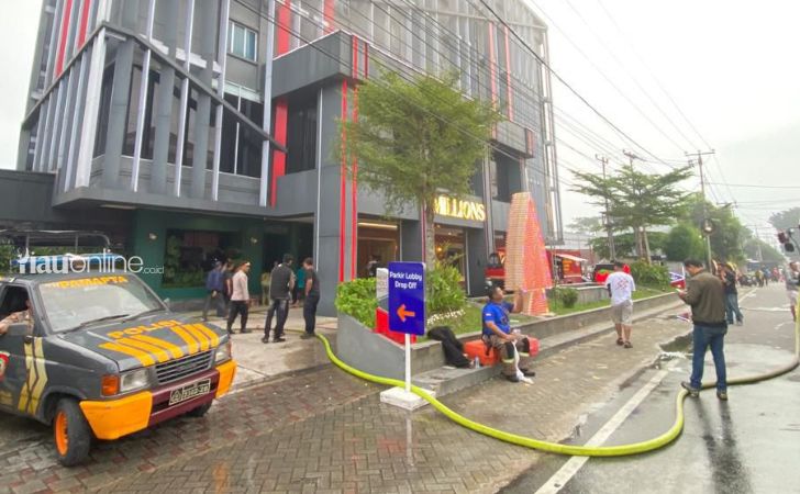 Hotel-Hollywood-terbakar3.jpg