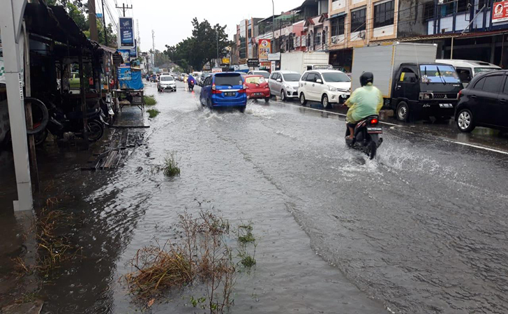 Hujan-di-pekanbaru.jpg